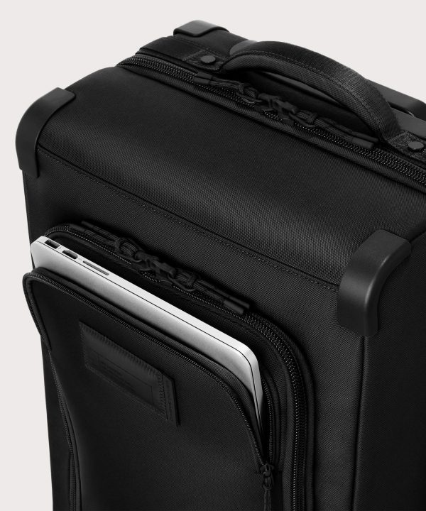 SEATTLE CARRY-ON LUGGAGE-Smaller - 20.5"