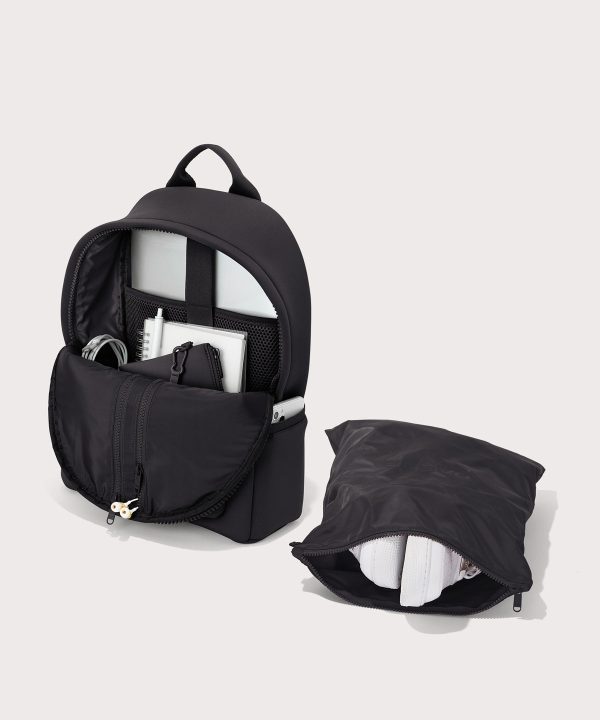 Dakota Backpack in Onyx. Medium