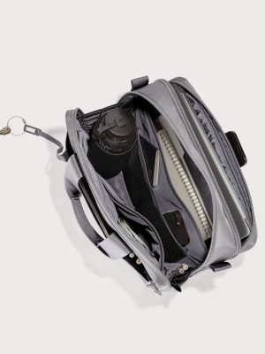 dagne-2025-Travel_Berlin_Ash_Topdown_Accessories.jpg