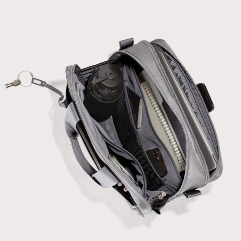 dagne-2025-Travel_Berlin_Ash_Topdown_Accessories.jpg