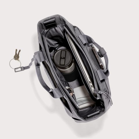 dagne-2025-Travel_Petra_Ash_Topdown_Accessories.jpg